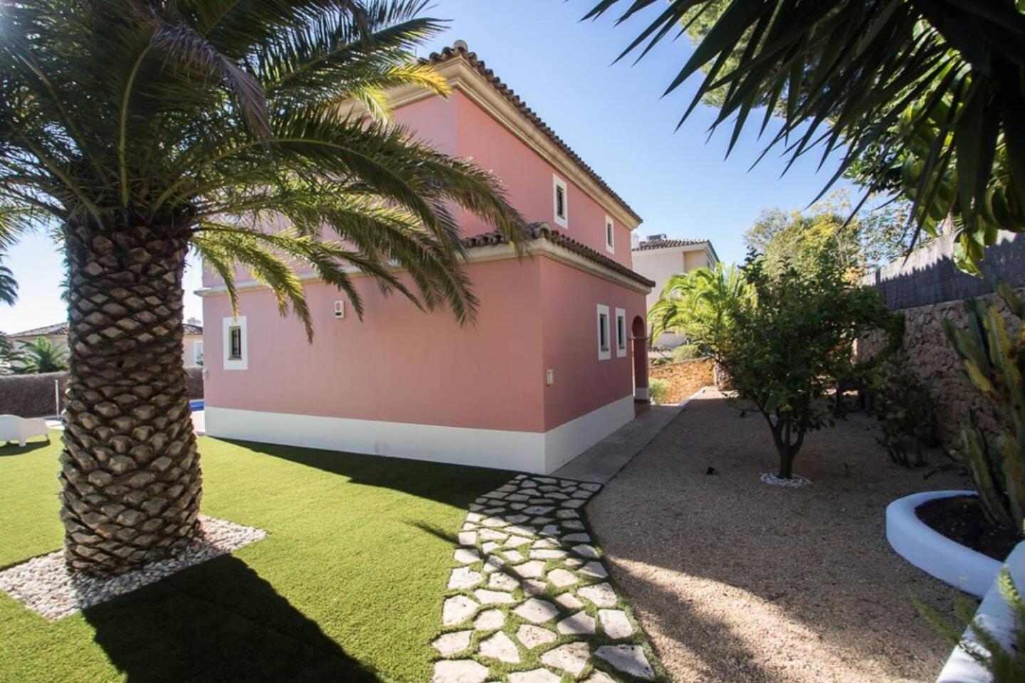 Gardens With Private Pool In Benidorm Villa Cala de Finestrat